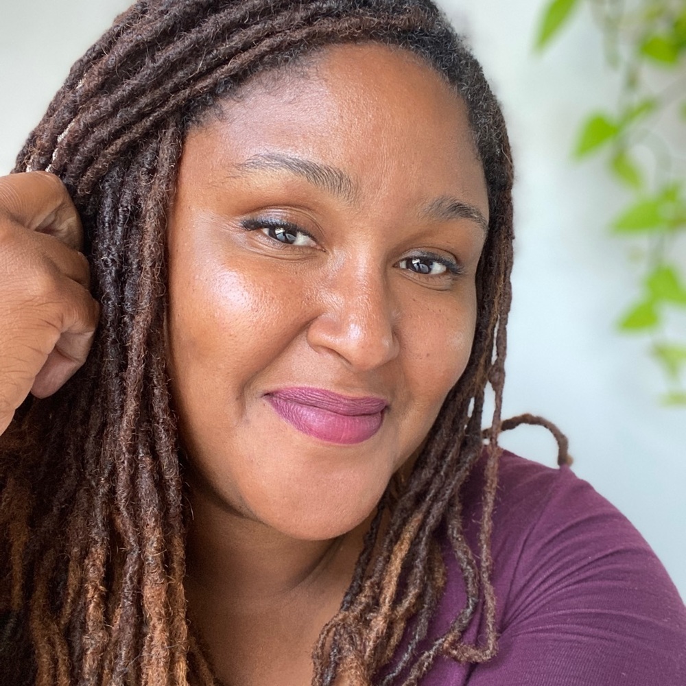 Meet your Posher, Crystal